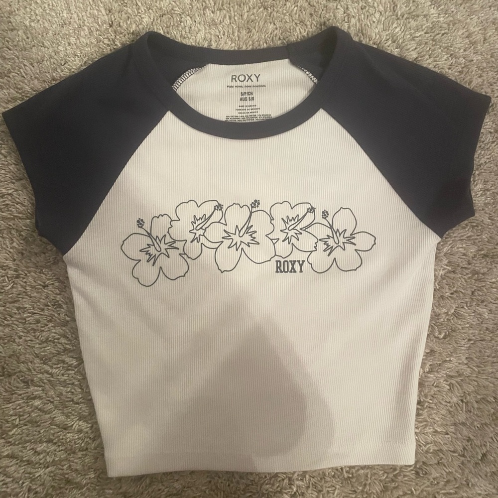 Roxy baby tee crop top with flowers
